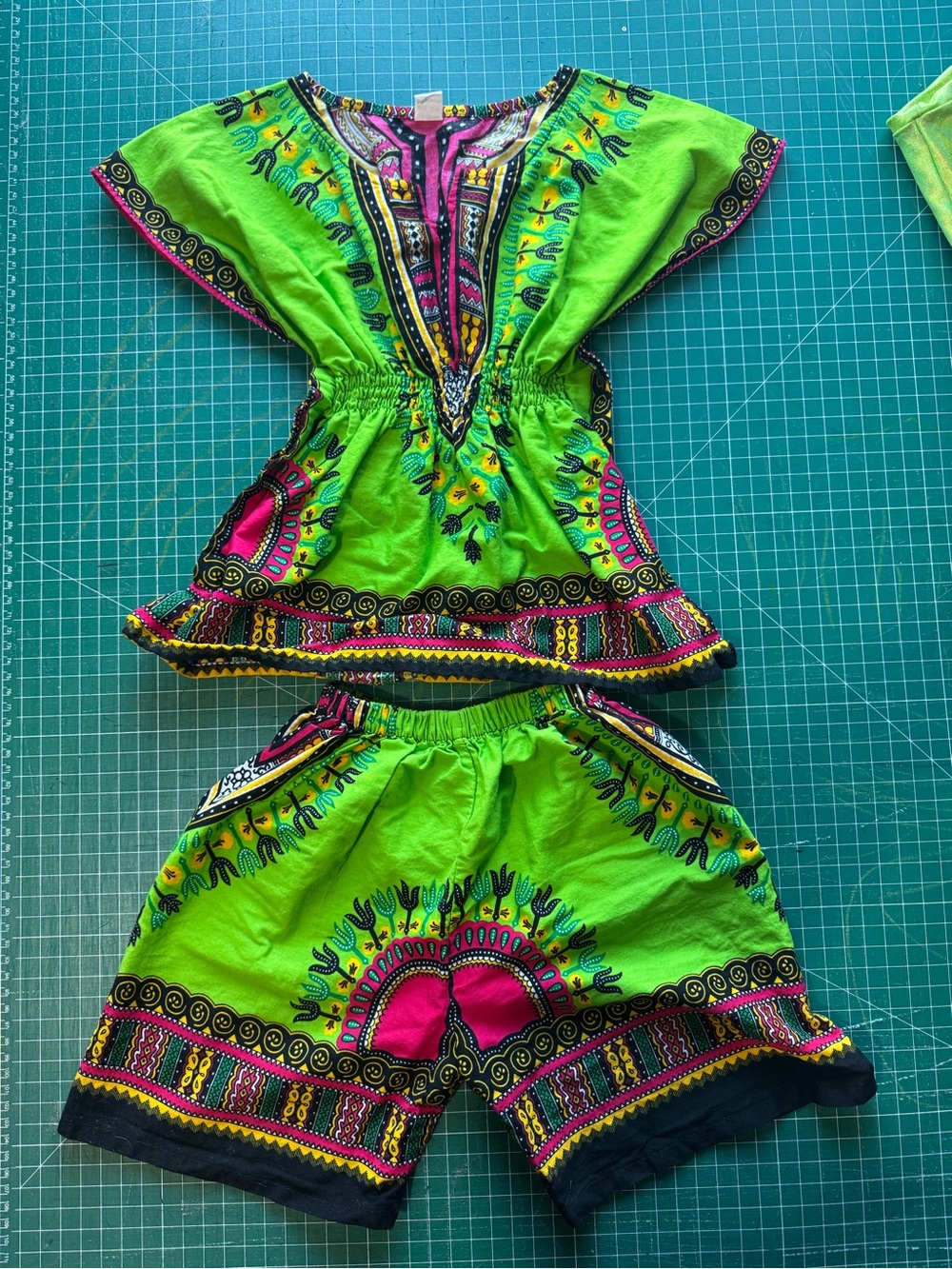 Kids 2T tribal Green Dashiki Two-Piece Set with Pink & Yellow Accents